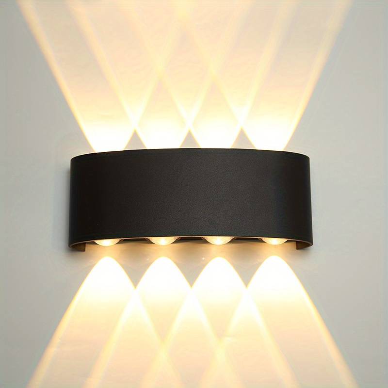 WALL LIGHT