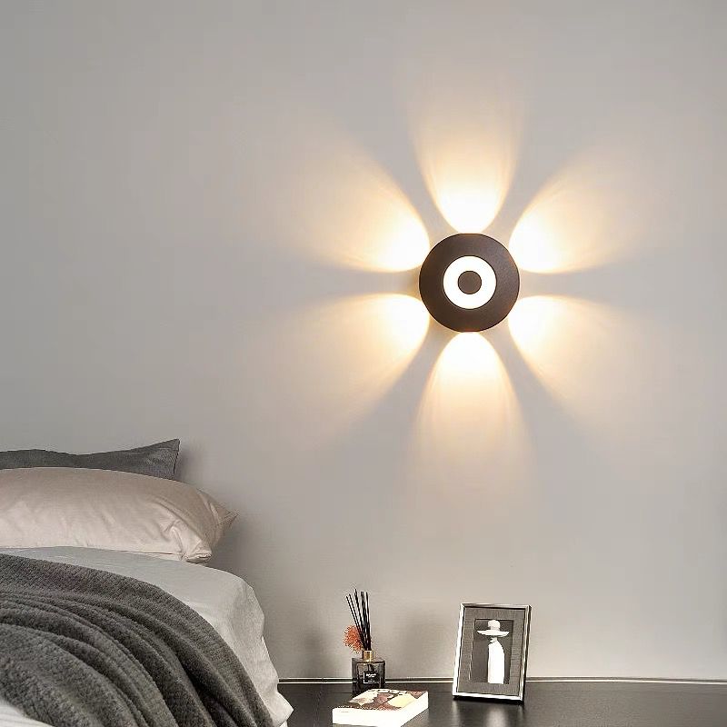 WALL LIGHT